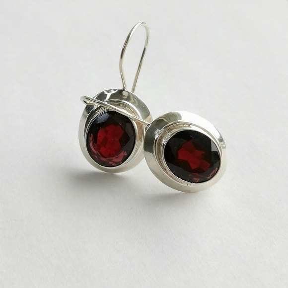 Sterling Silver Garnet Drop Earrings 🆕 - Picture 1 of 6